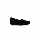 Black side view halki shadow
